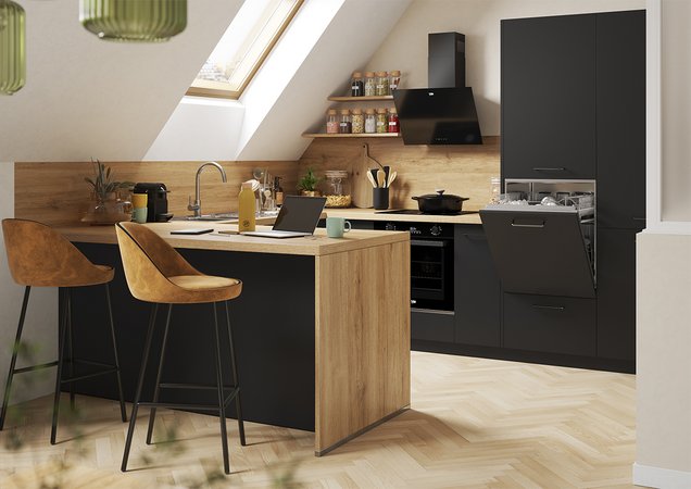 Cuisine en U noire et bois Petite cuisine noire et plan de travail bois avec coin bar