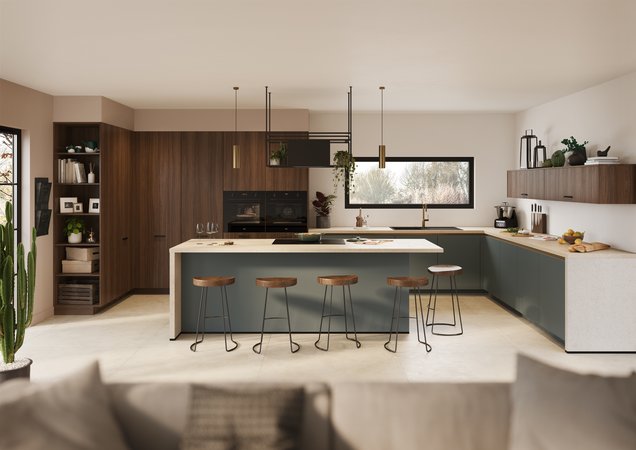 Design Cuisine Ouverte Moderne Cuisine ouverte minimaliste alliant façades boisées, îlot central gris-vert et éclairage suspendu doré, pour un espace à la fois moderne et chaleureux.